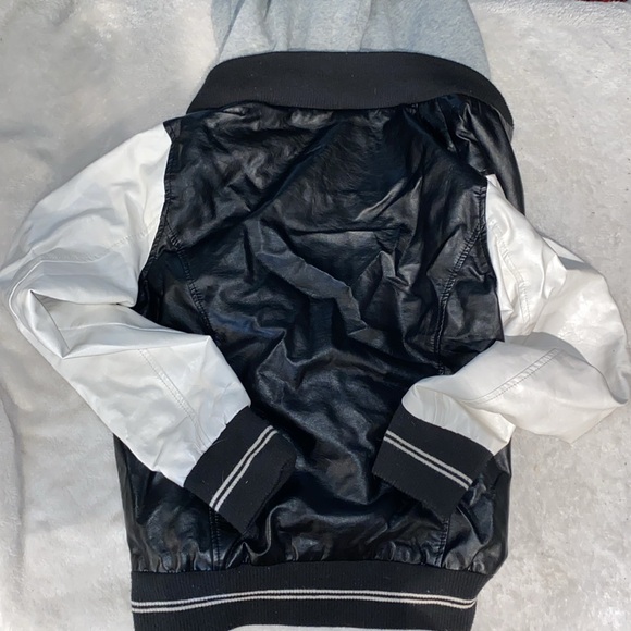 Jacket - Picture 5 of 5